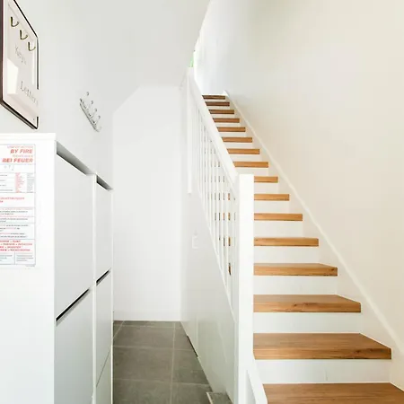 Tintin A La 4 Star For Families & Friends *